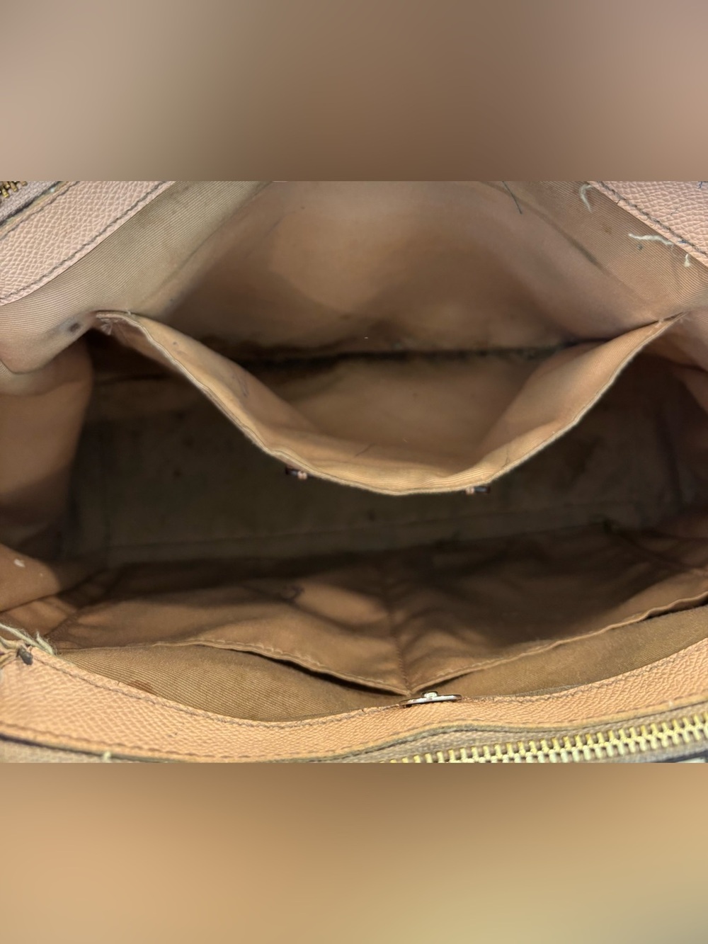 Well loved Coach shoulder purse - Picture 6 of 10